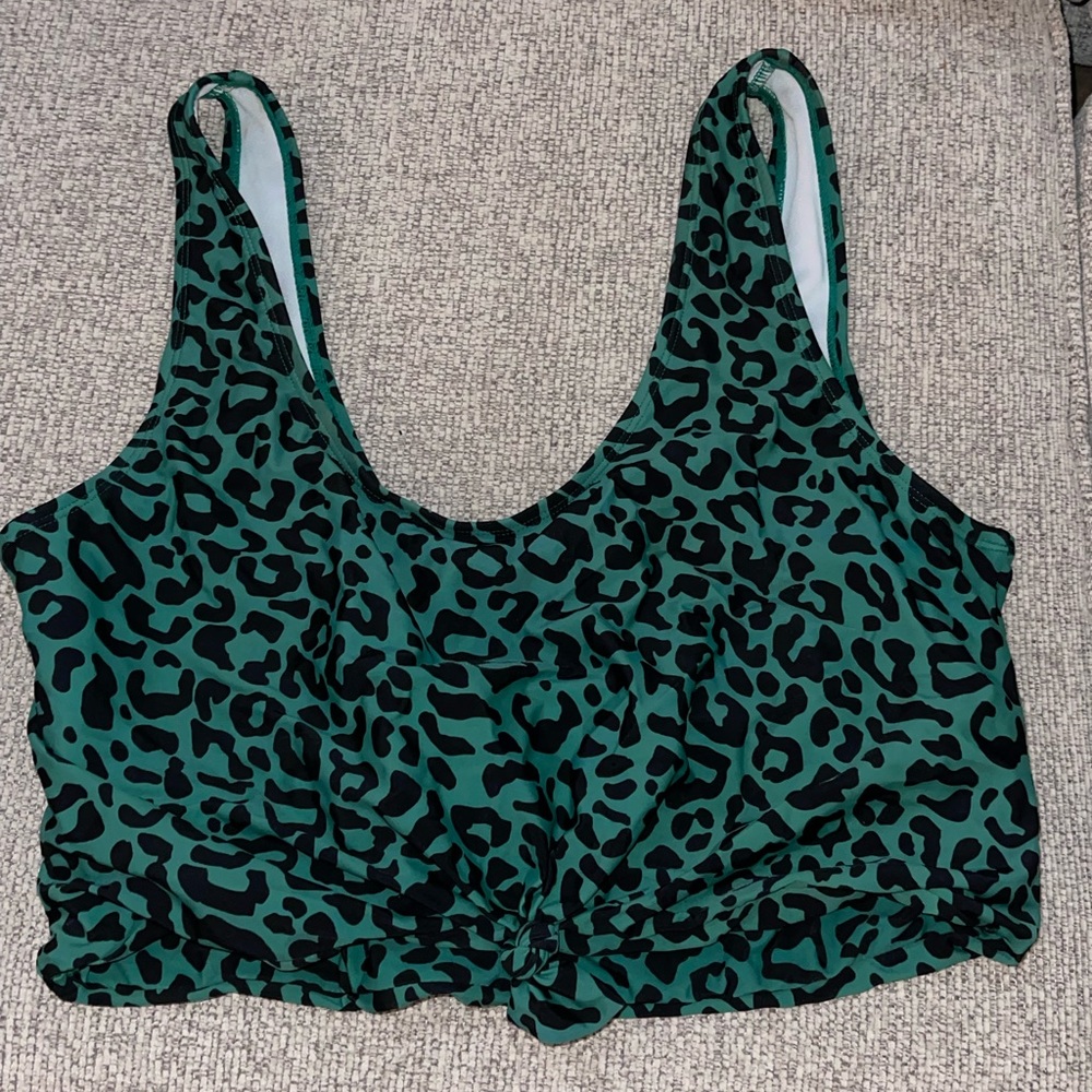 Front tie cheetah swim top!